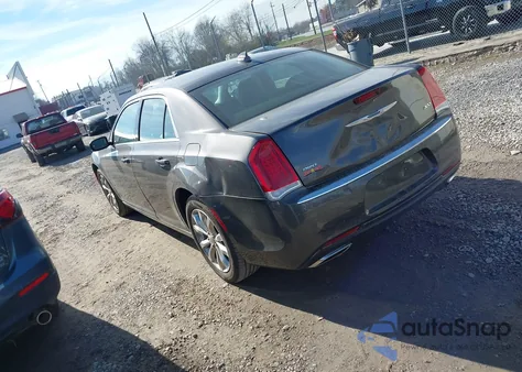 2021 Chrysler 300 Touring L Awd z USA, uszkodzony, nr VIN 2C3CCARG8MH657788